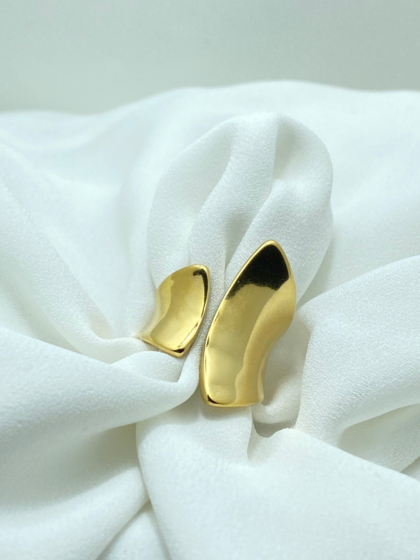 Enfold Gold Ring