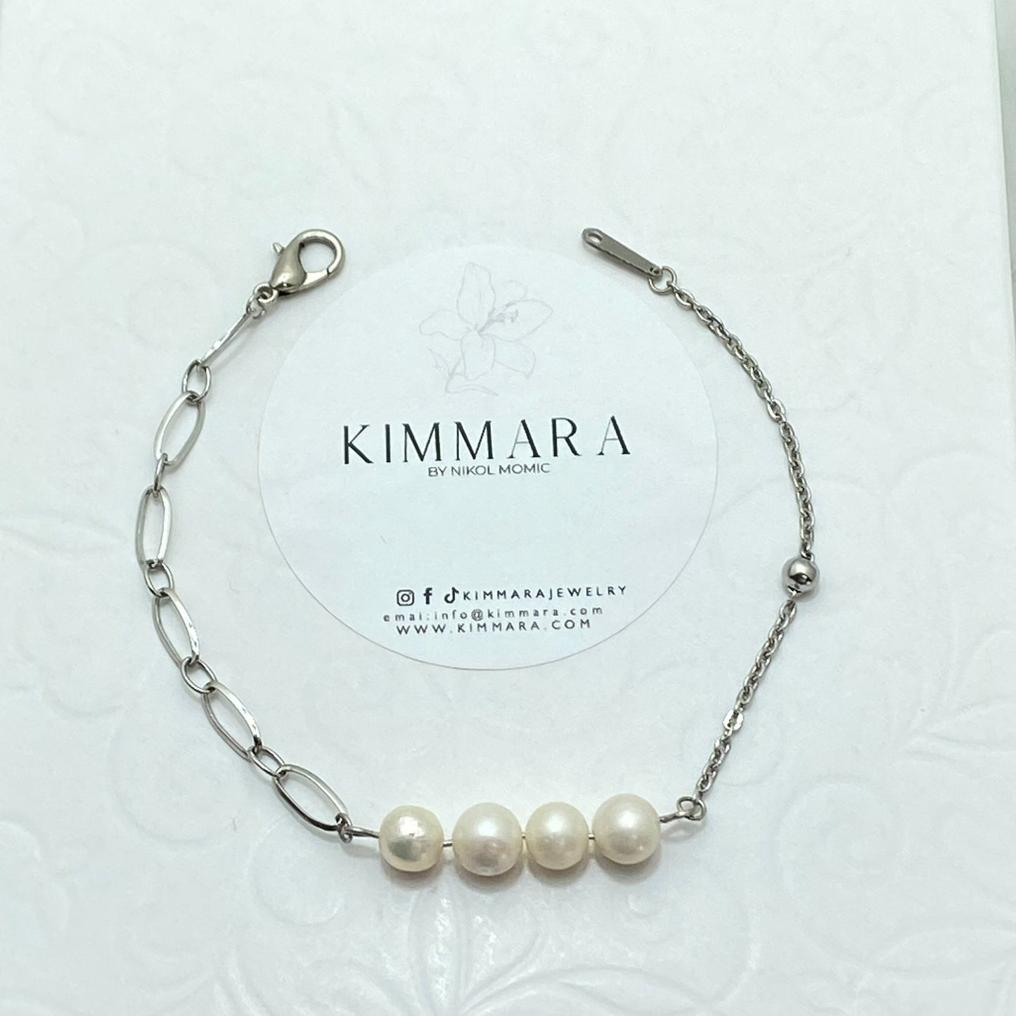 PEARLS BRACELET