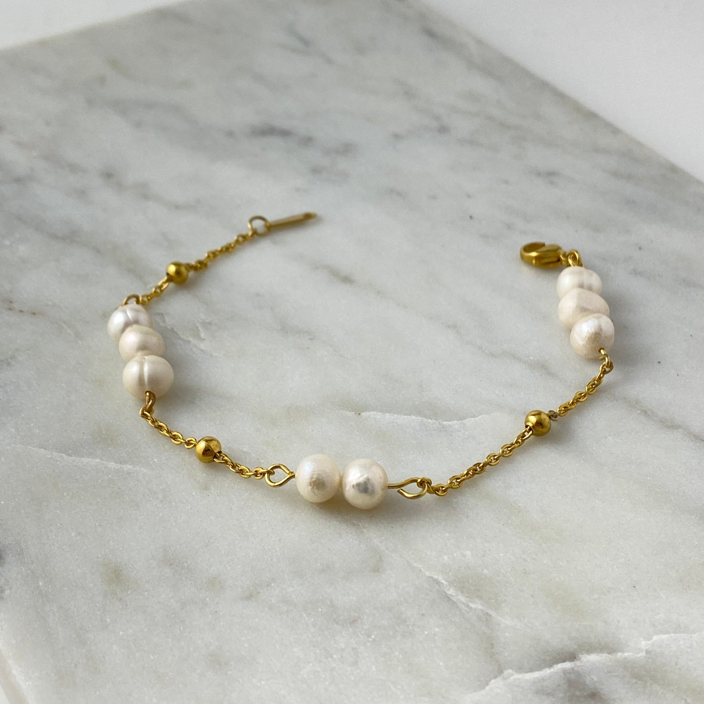 PEARLS - BRACELET