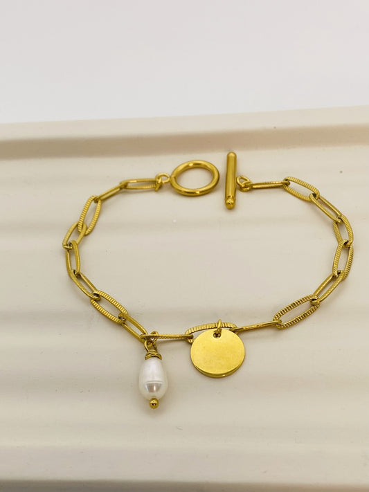 BraceletEngravable Pearl Charm Bracelet – Personalized Elegance